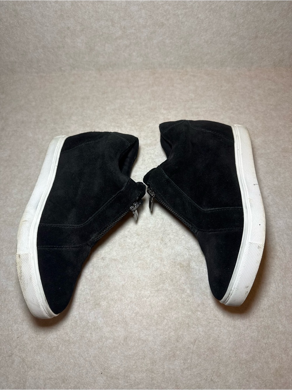 Blondo Glenda Black Suede Front Zipper Wedge Waterproof Sneakers Size 7M - Picture 5 of 10